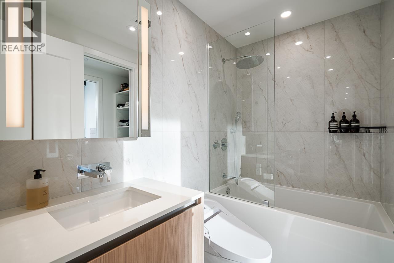 1505 135 E 13TH STREET — photo 2
