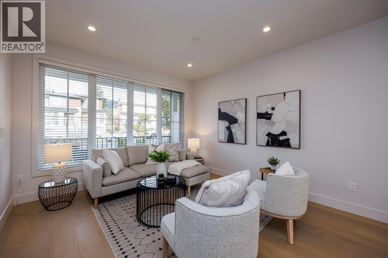 229 E 22ND STREET, North Vancouver