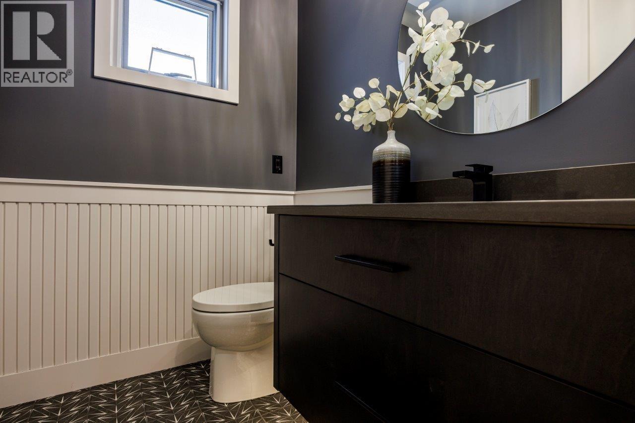 229 E 22ND STREET, North Vancouver