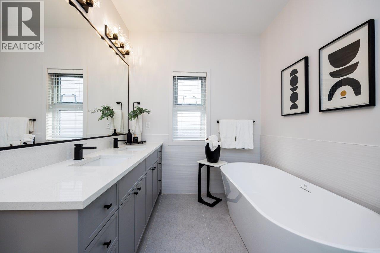229 E 22ND STREET, North Vancouver