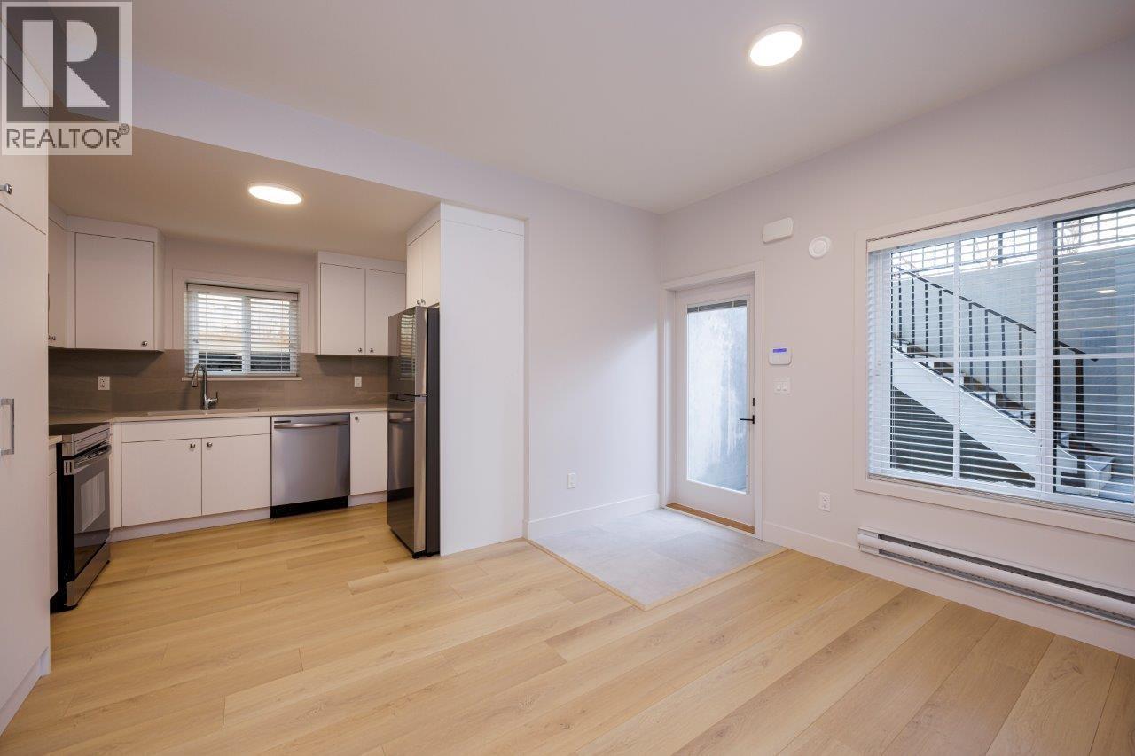 229 E 22ND STREET, North Vancouver