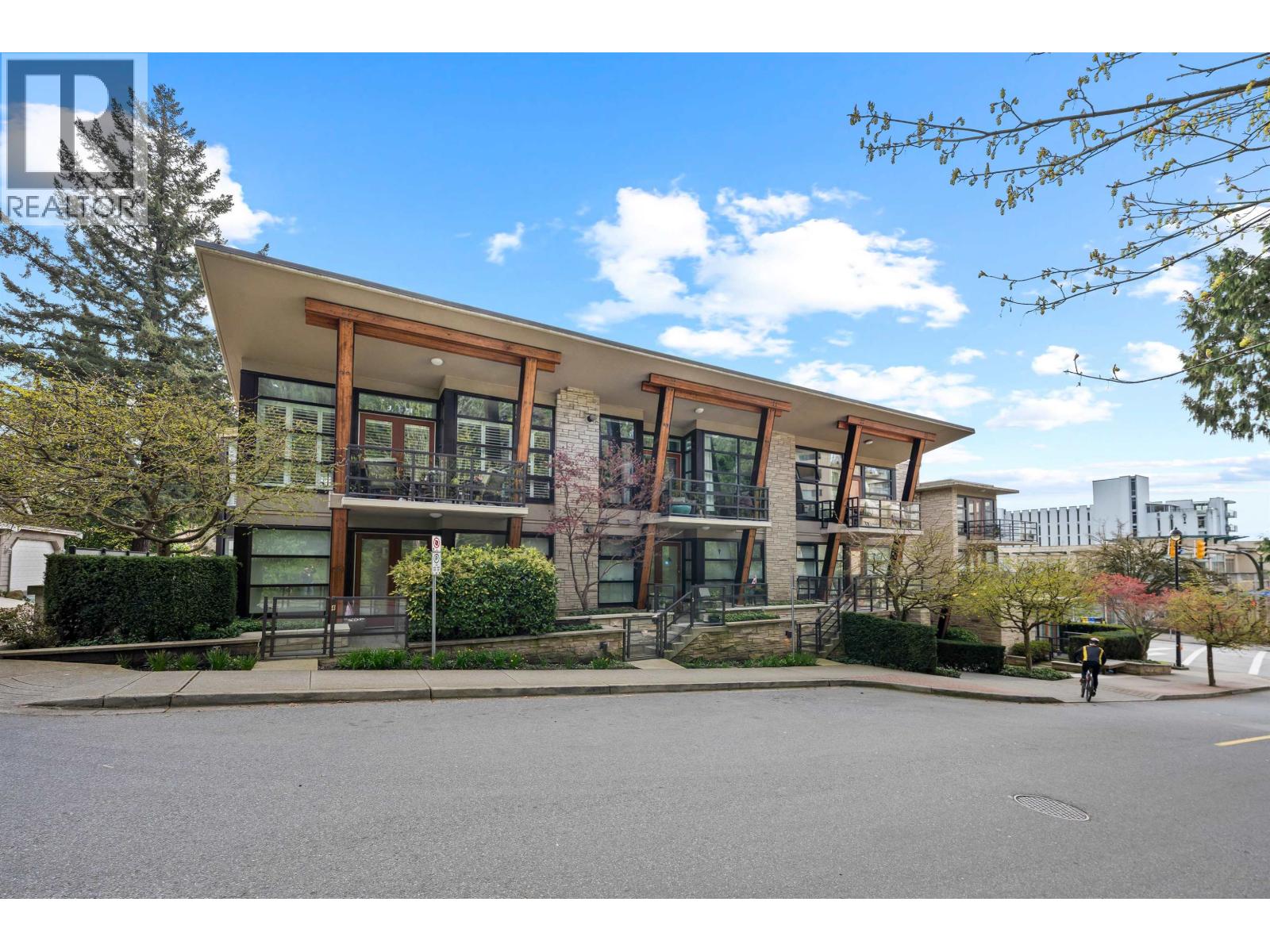 9 1891 MARINE DRIVE — photo 26