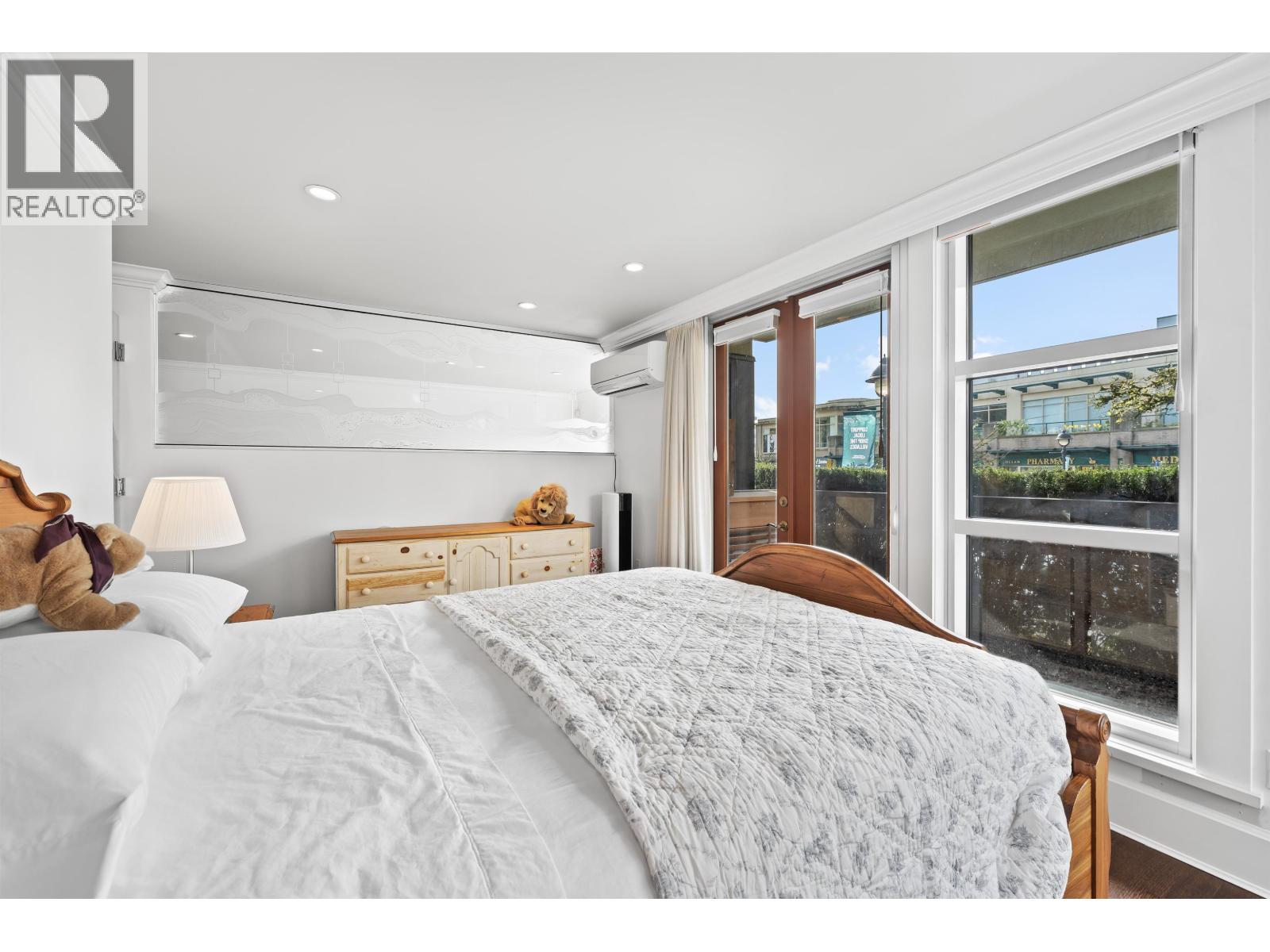 9 1891 MARINE DRIVE — photo 28