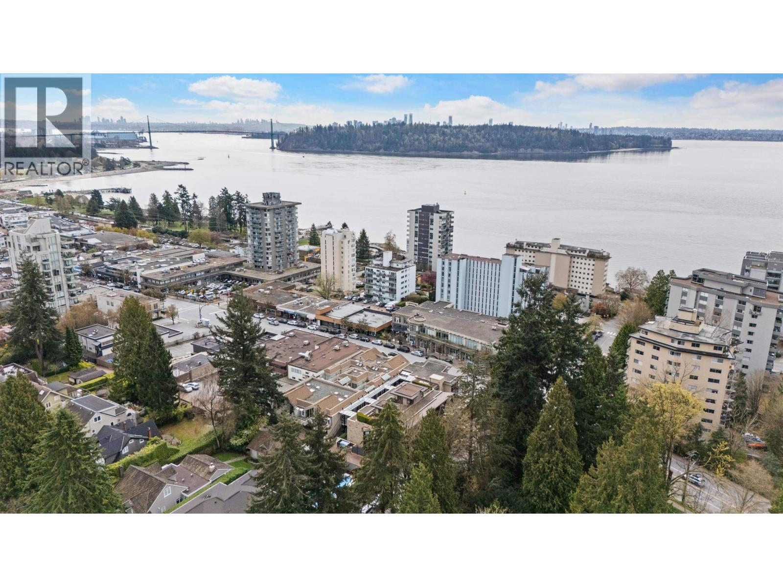 9 1891 MARINE DRIVE — photo 38