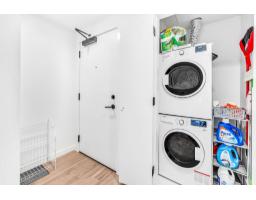 902 10448 University Drive, Surrey, BC V3T0S7 Photo 8