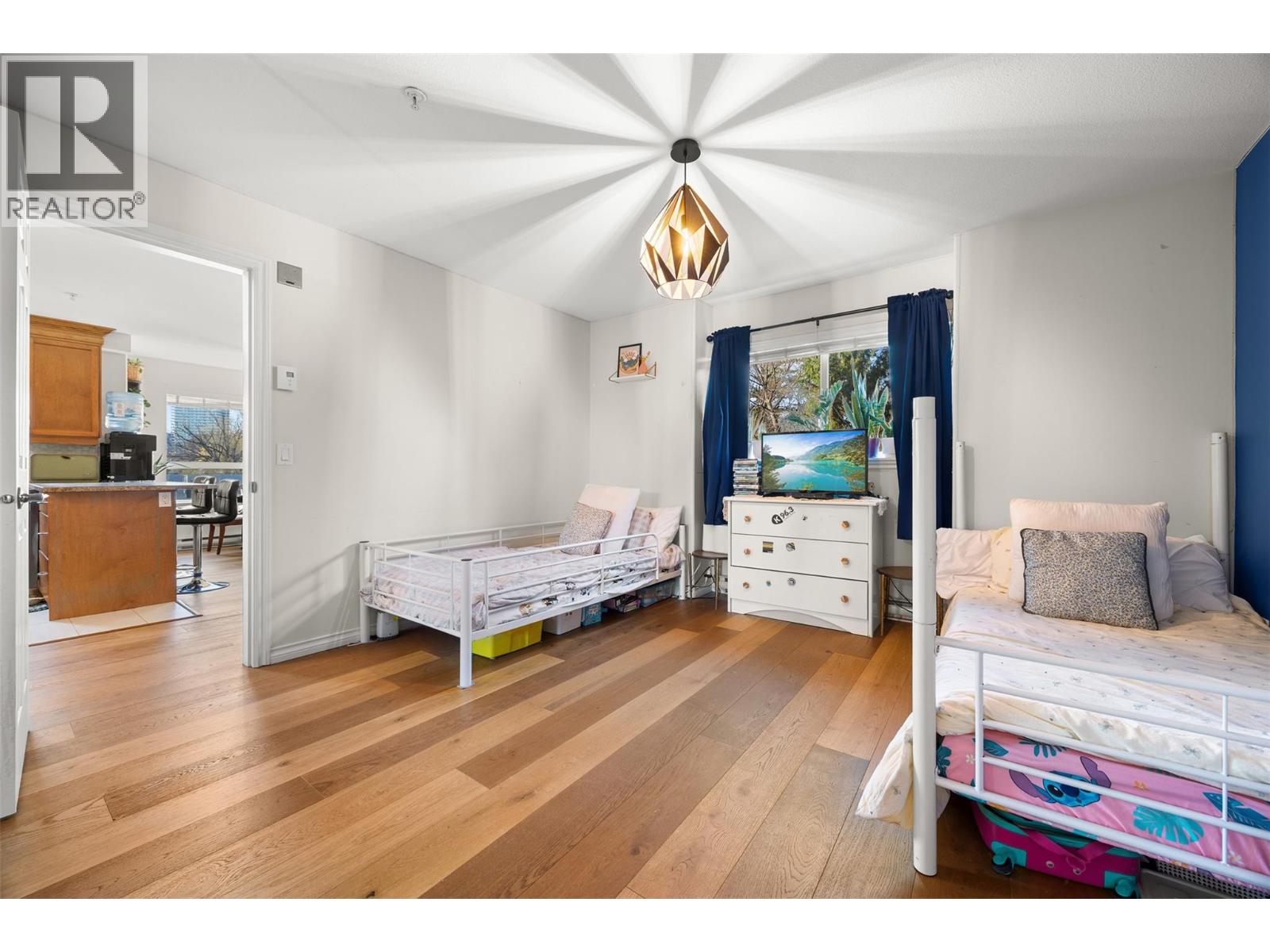 201 1965 Pandosy Street, Kelowna