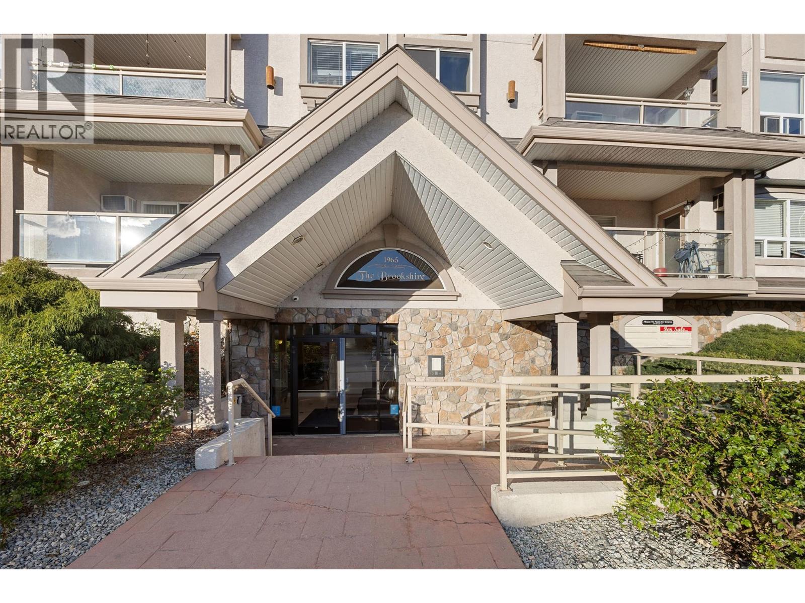 201 1965 Pandosy Street, Kelowna