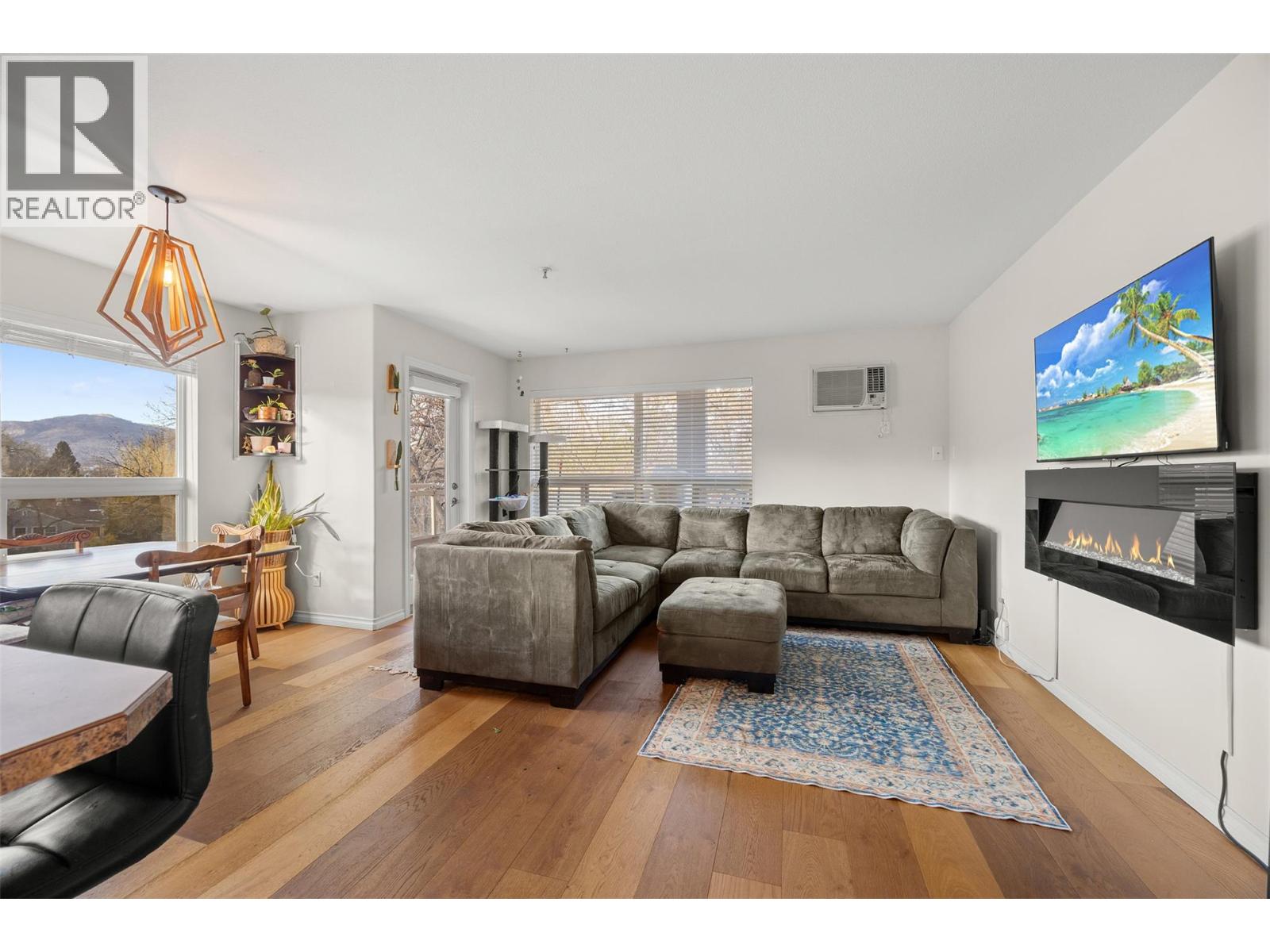 201 1965 Pandosy Street, Kelowna