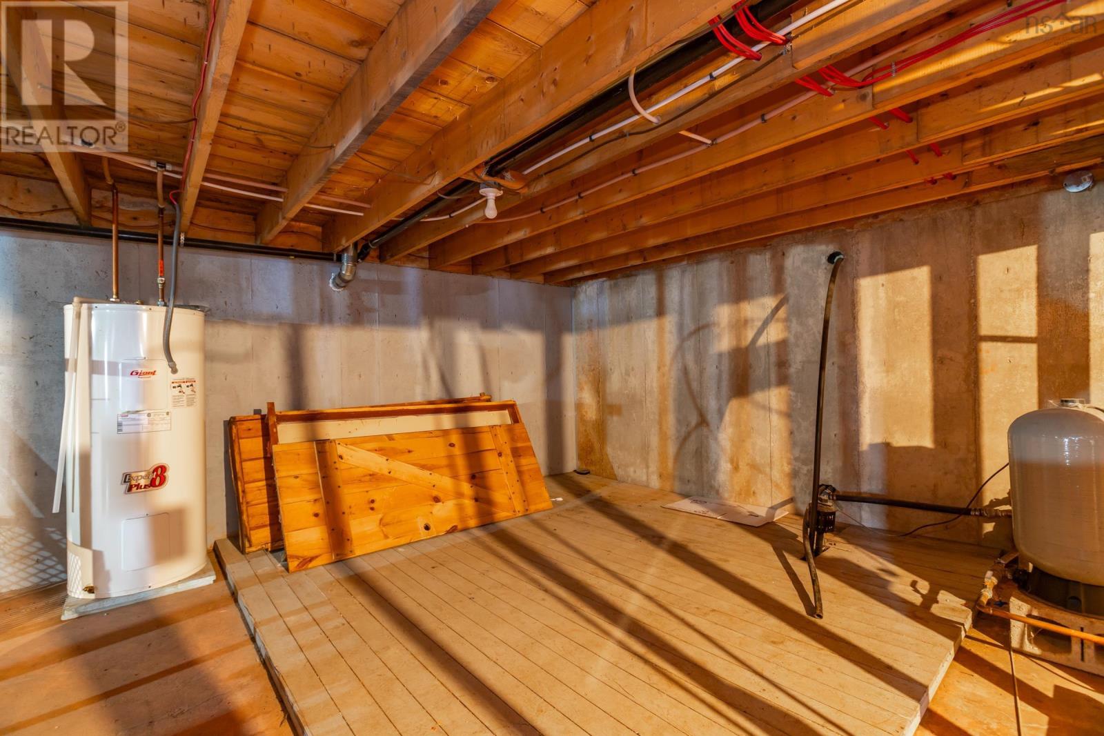 Property 28 of 46 of 68 North River Road