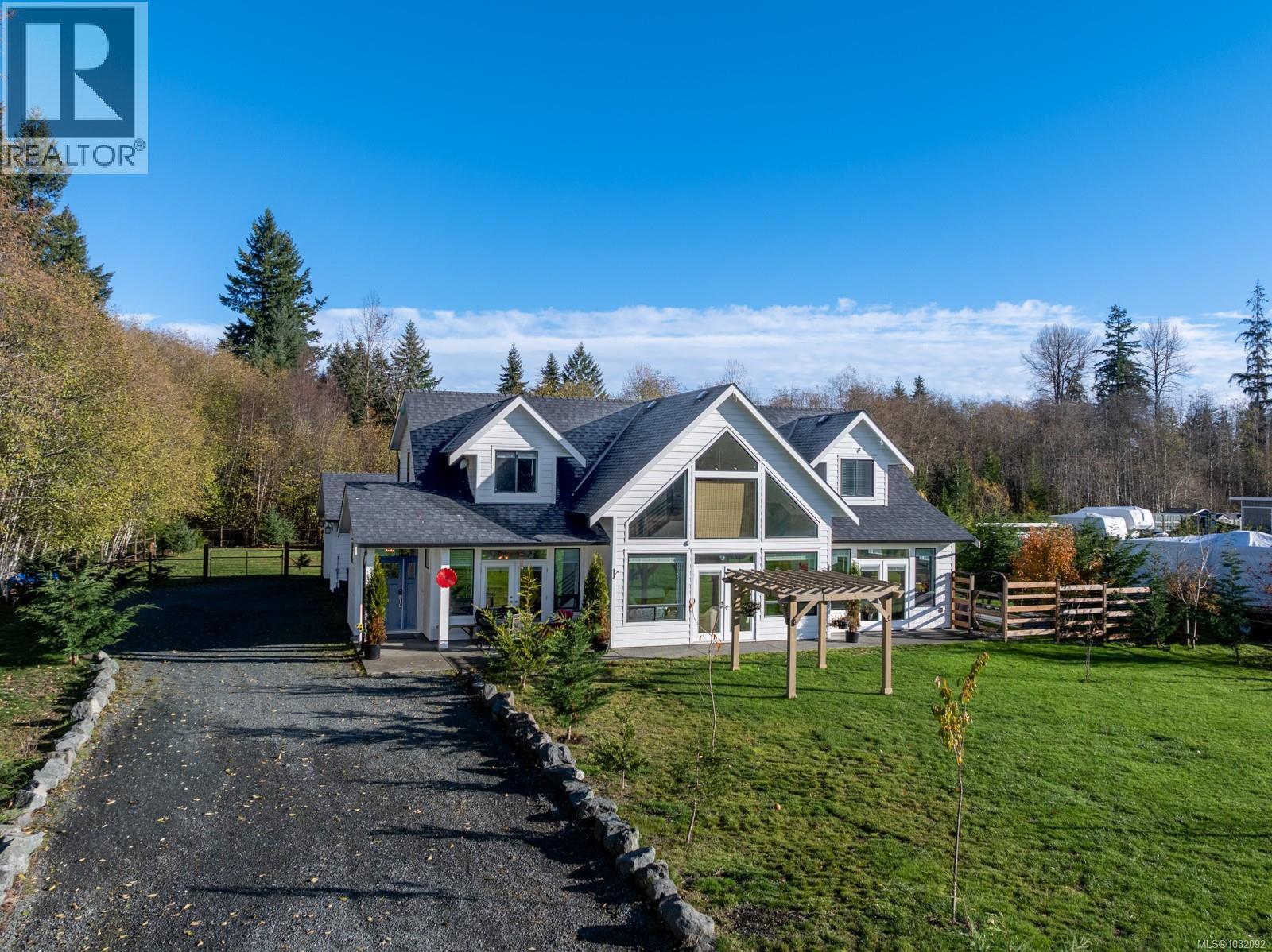 8740 Oyster River Way - 2