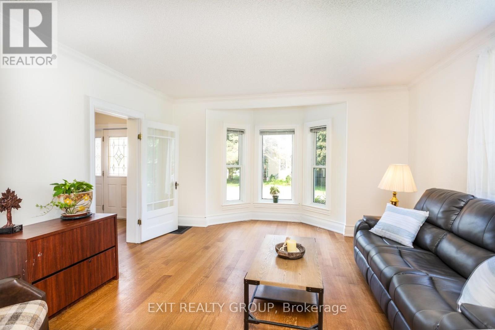 120 LORNE AVENUE - 10
