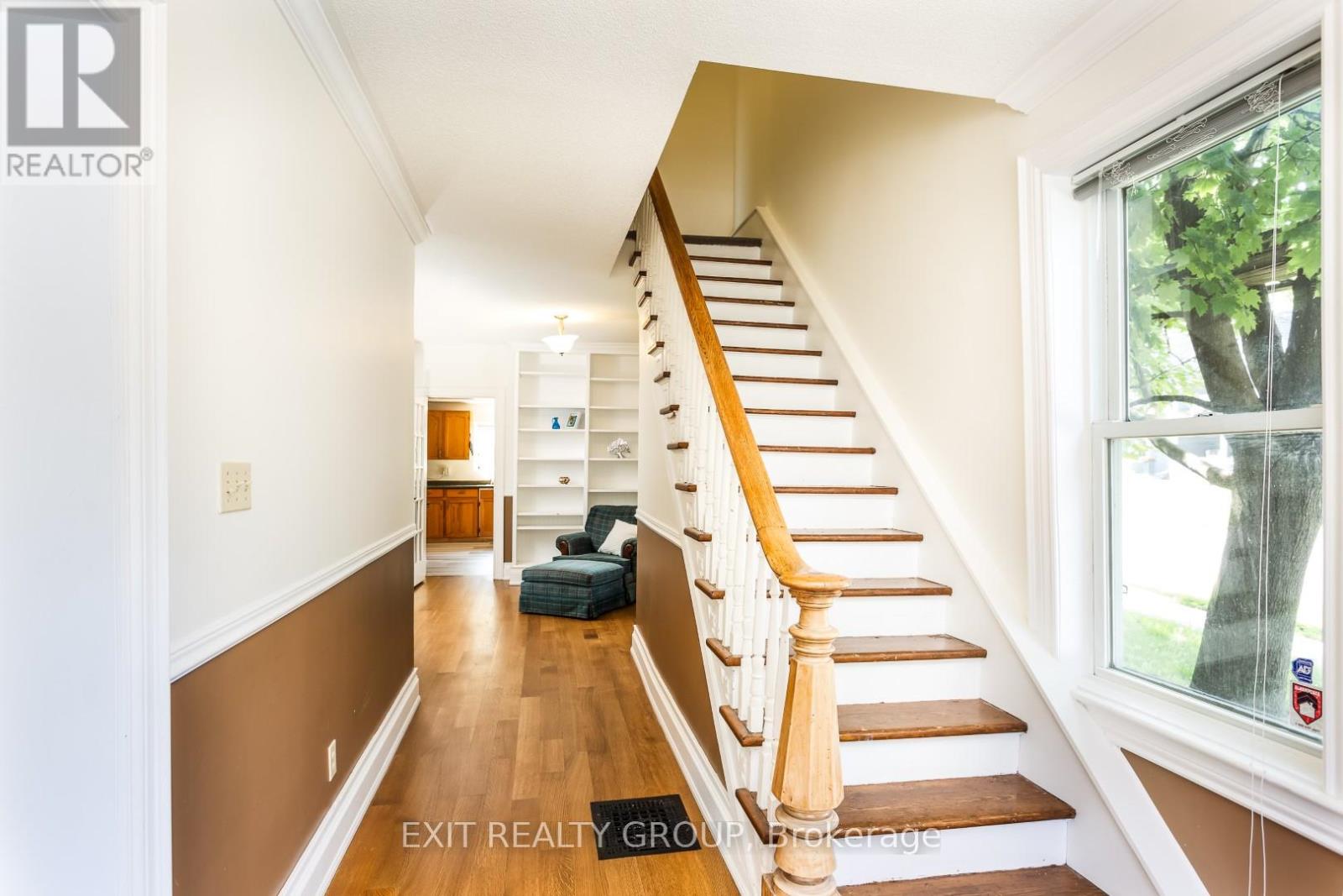 120 LORNE AVENUE - 6