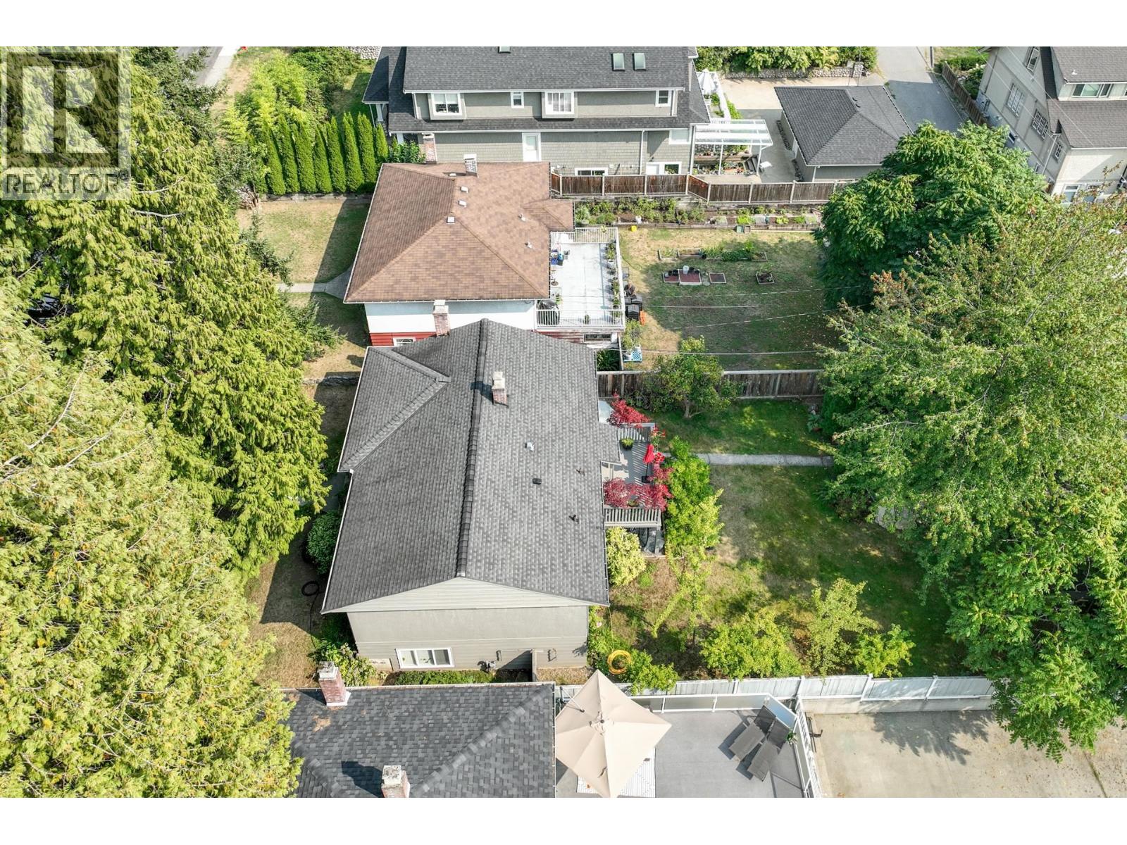 415 W 26TH STREET — photo 37