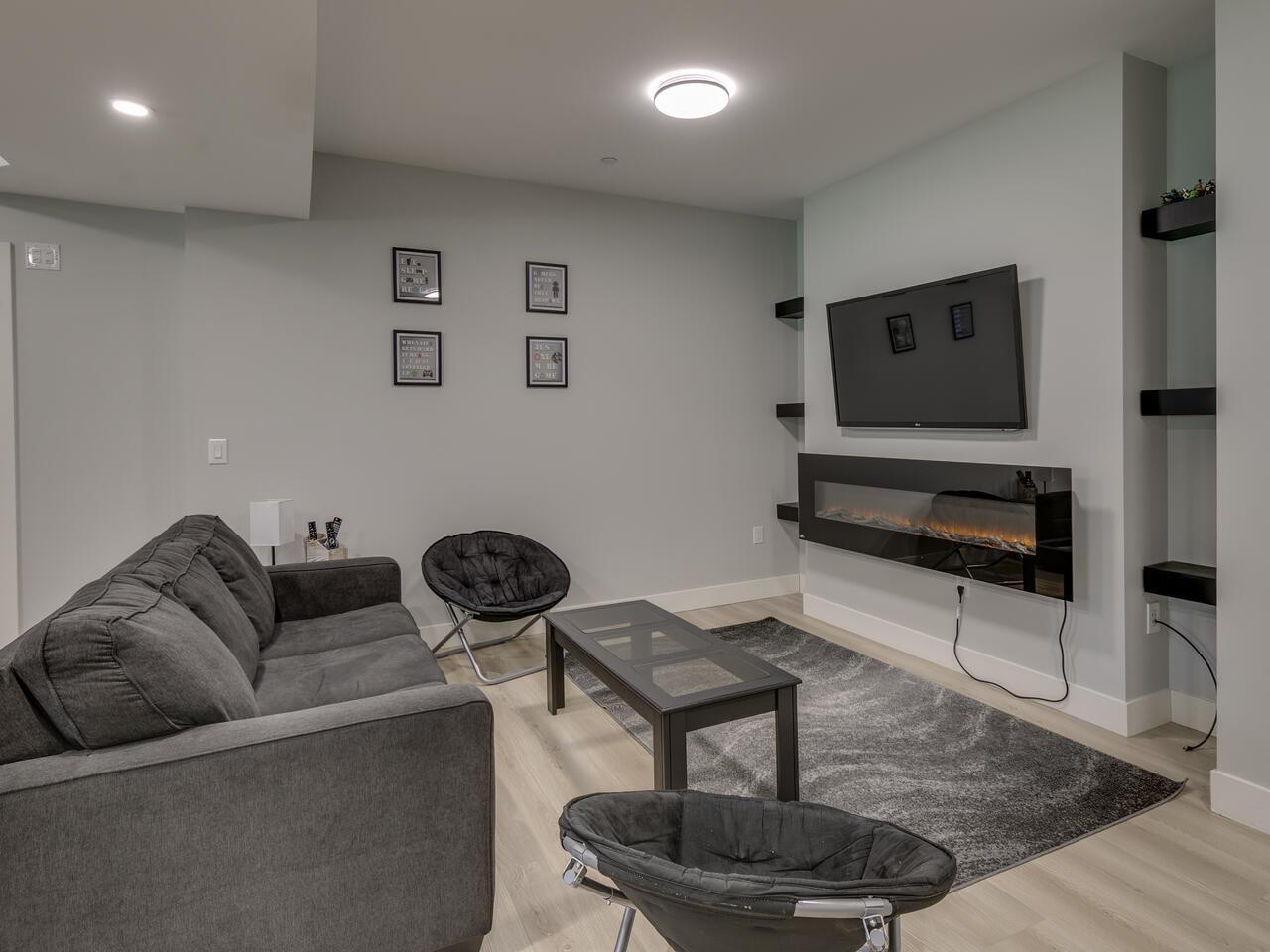 9409 ERICKSON STREET — photo 34