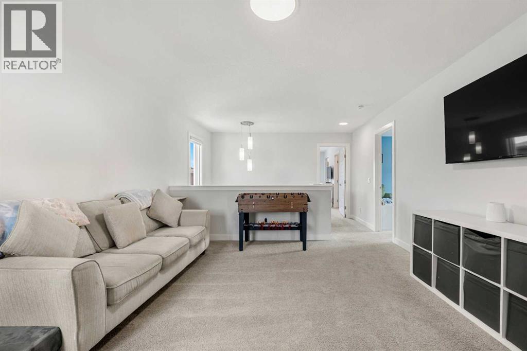 32 Paint Horse Crescent, Cochrane