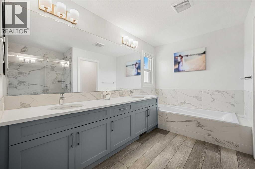 32 Paint Horse Crescent, Cochrane