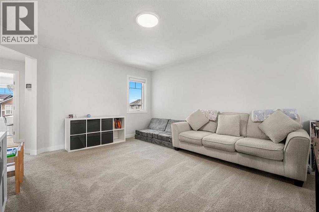 32 Paint Horse Crescent, Cochrane