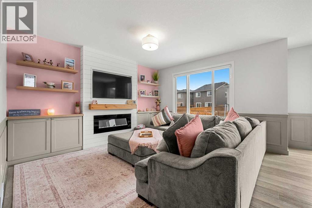 32 Paint Horse Crescent, Cochrane