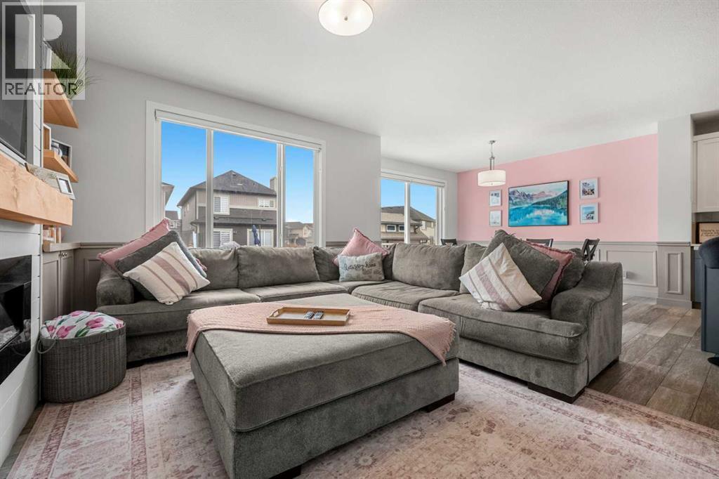 32 Paint Horse Crescent, Cochrane