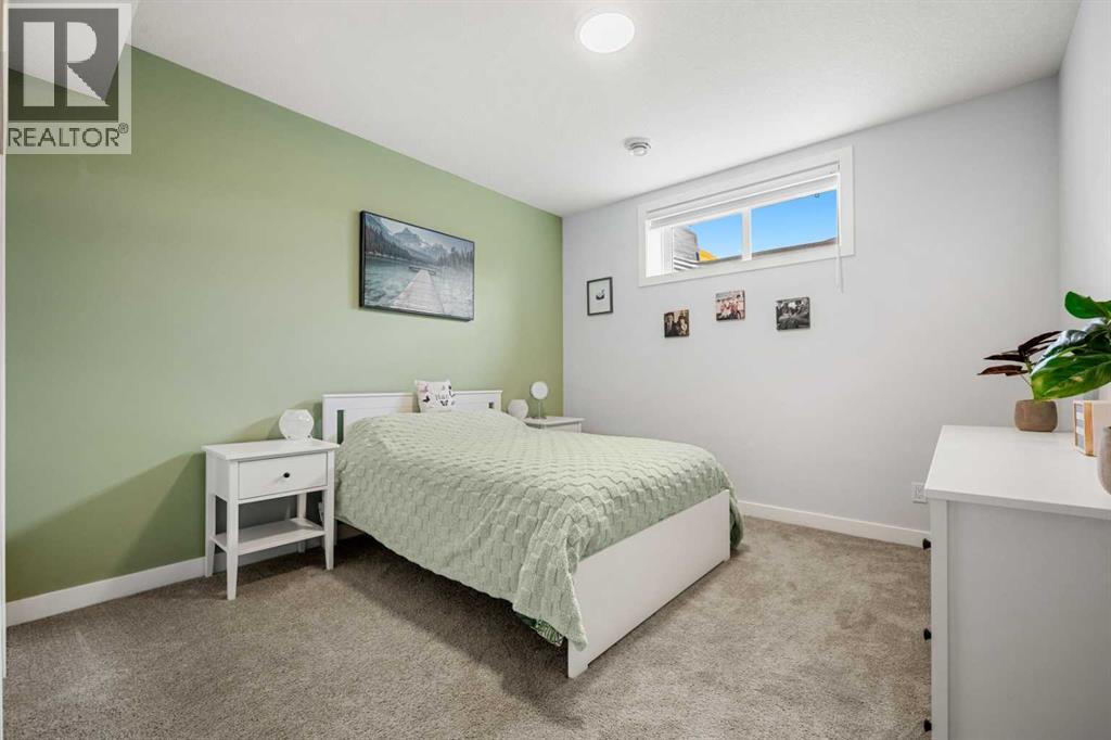 32 Paint Horse Crescent, Cochrane