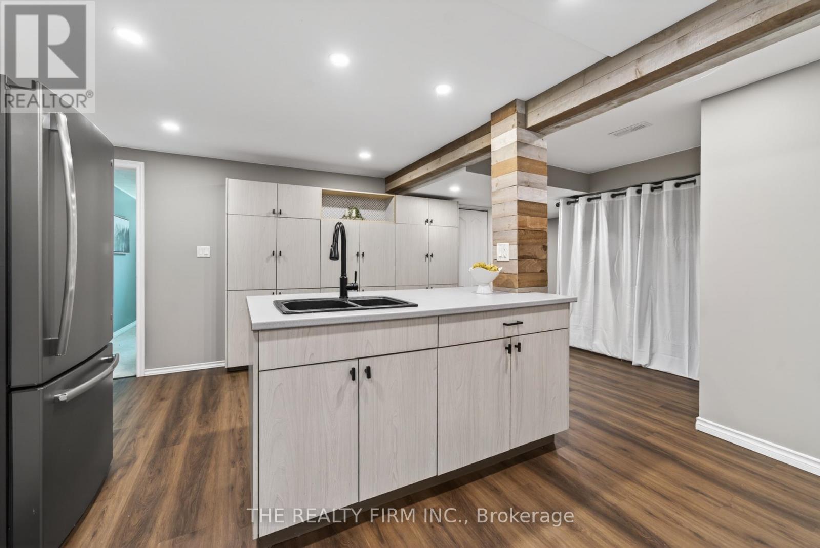 25 LA MANTIA AVENUE Property Photo