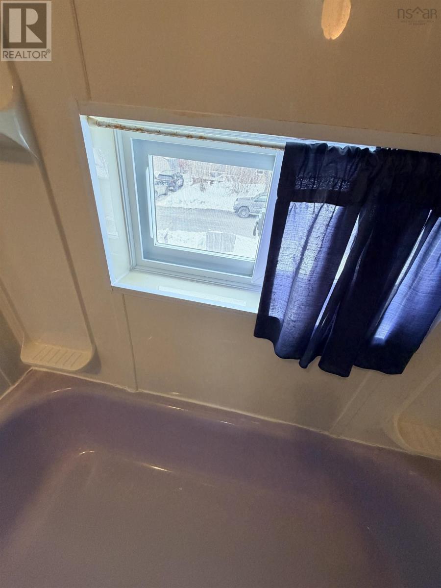 Property 4 of 49 of 3522/3524 Warren Avenue