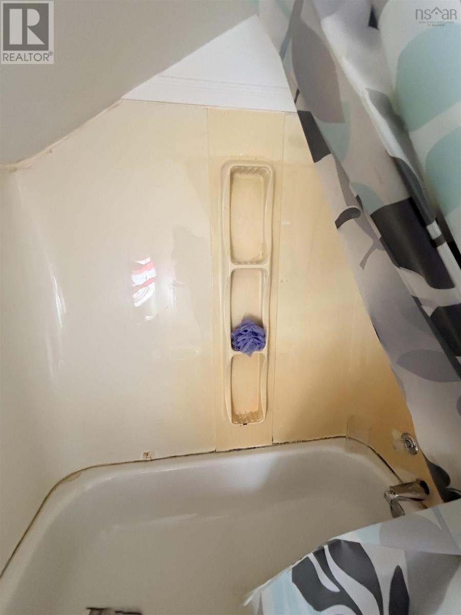 Property 37 of 49 of 3522/3524 Warren Avenue