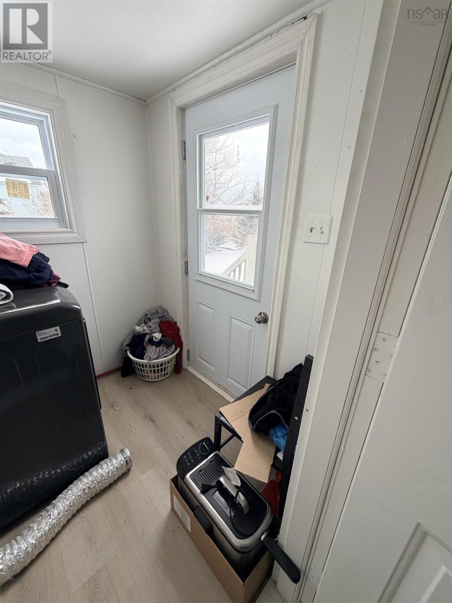 Property 29 of 49 of 3522/3524 Warren Avenue