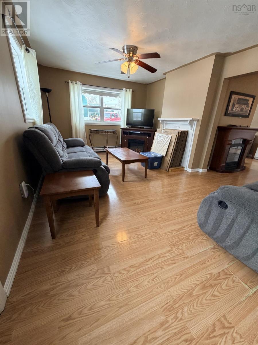 Property 27 of 49 of 3522/3524 Warren Avenue