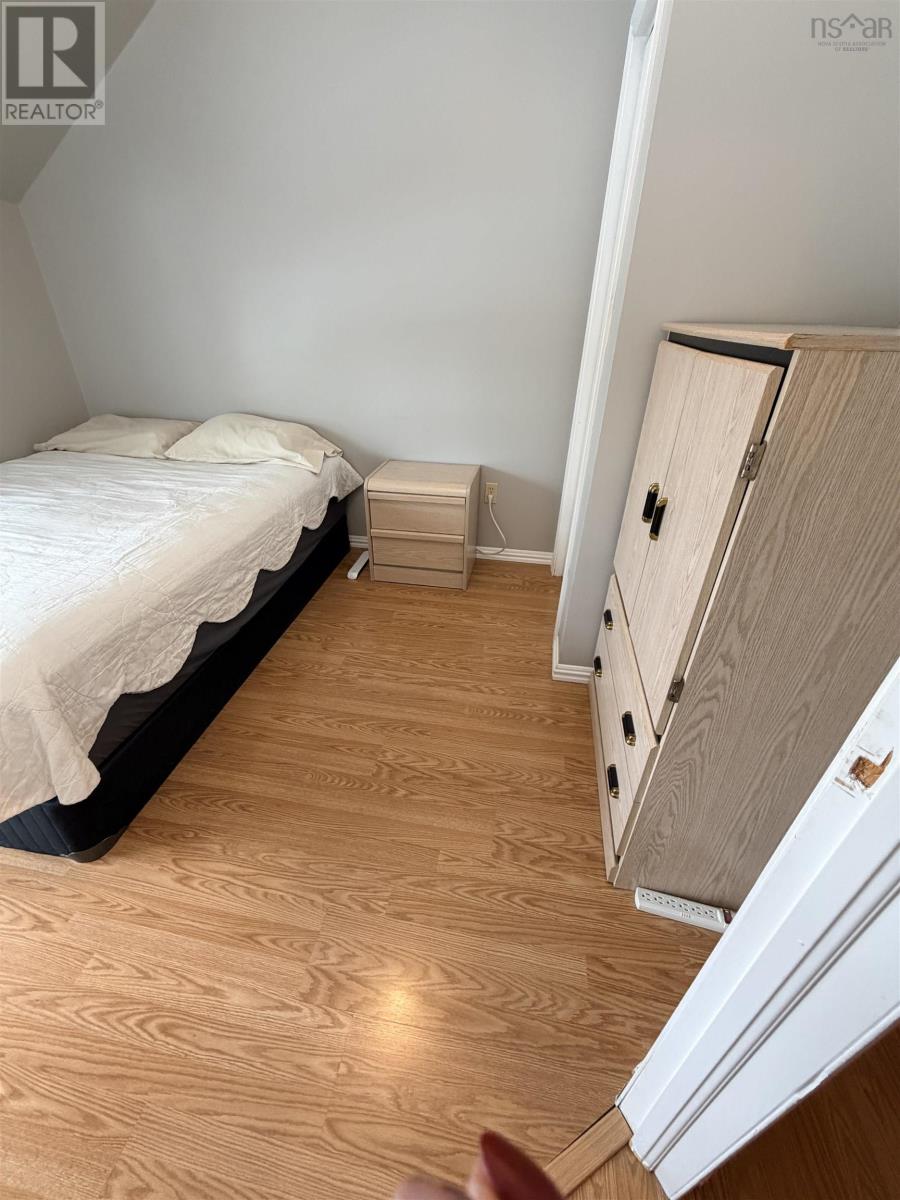 Property 34 of 49 of 3522/3524 Warren Avenue