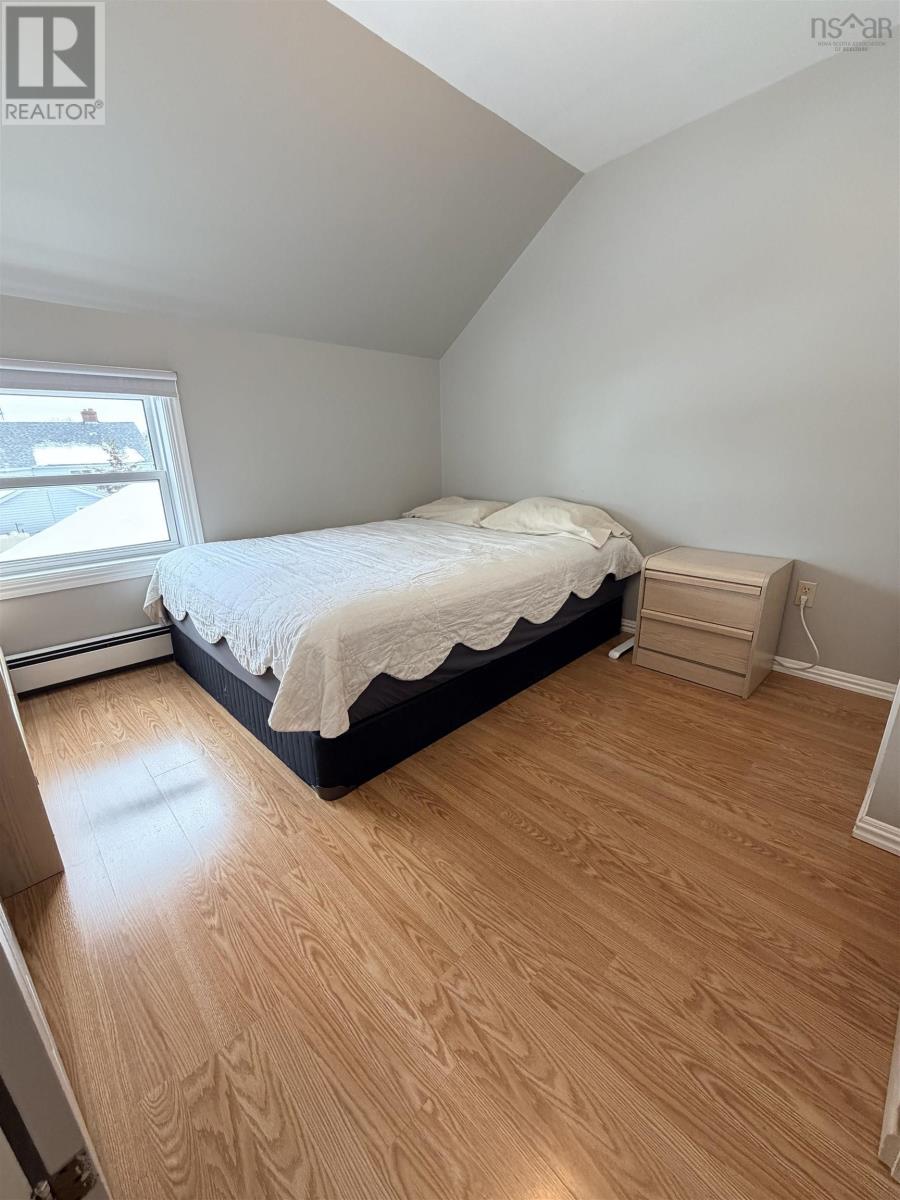 Property 9 of 49 of 3522/3524 Warren Avenue