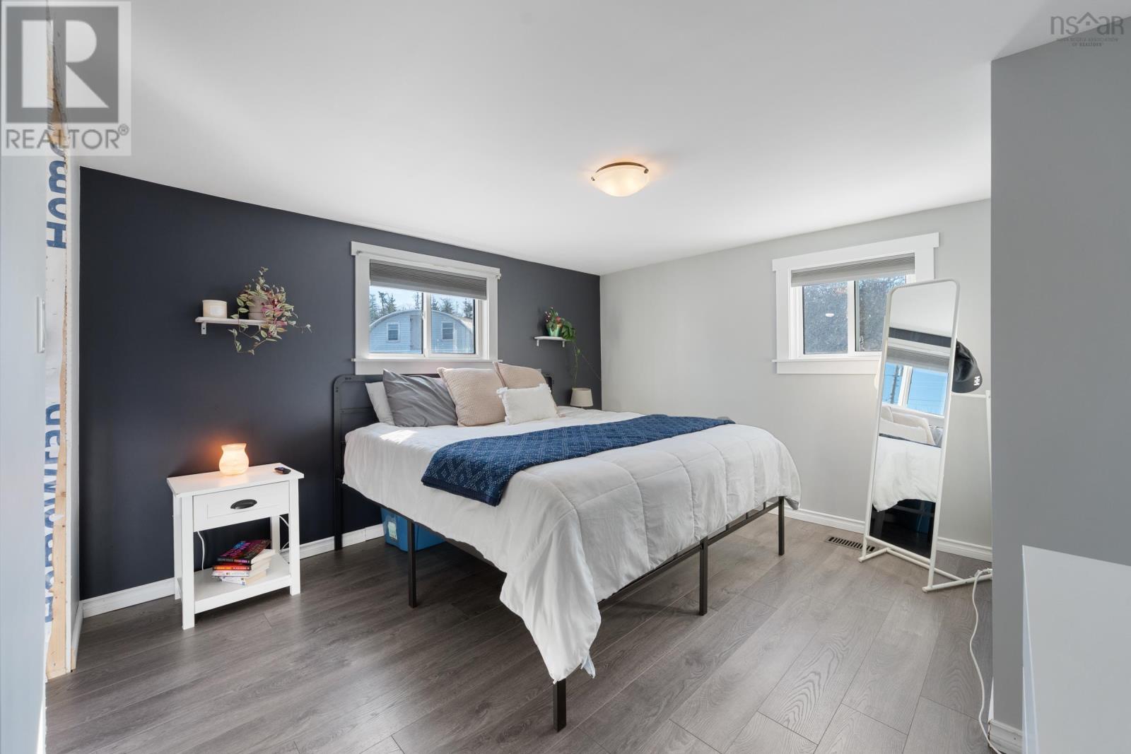 Property 20 of 42 of 90 Oak Park Road