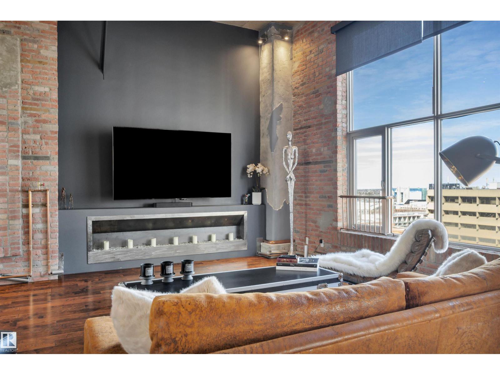 #1004 10179 105 ST NW - 10