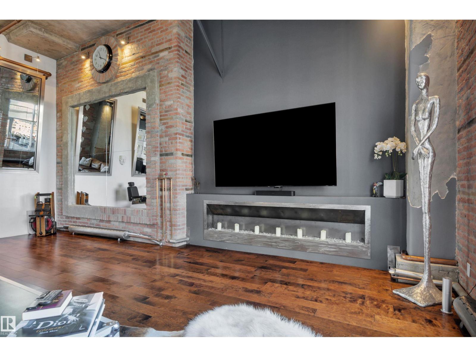 #1004 10179 105 ST NW - 13