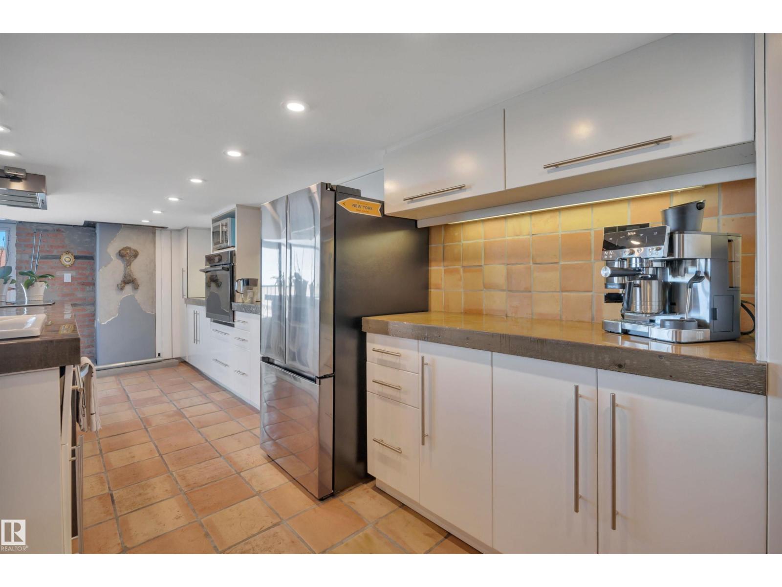 #1004 10179 105 ST NW - 22