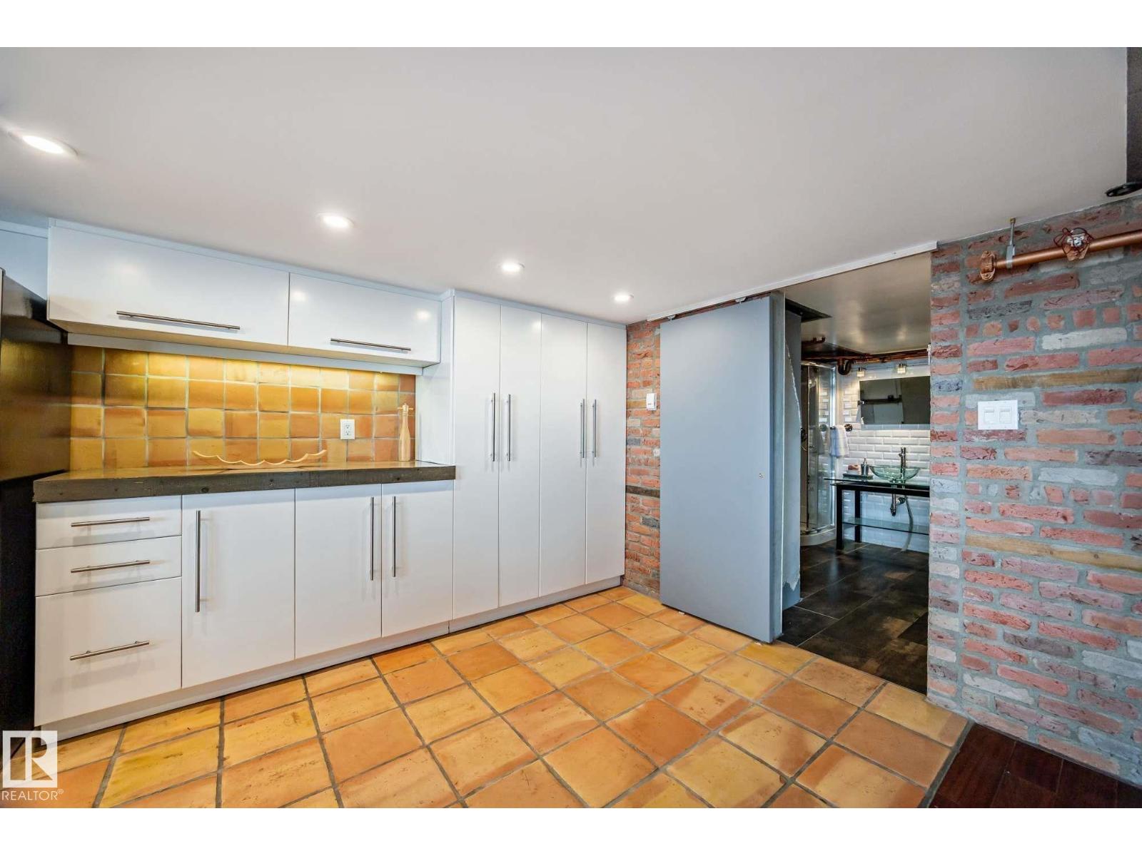 #1004 10179 105 ST NW - 28