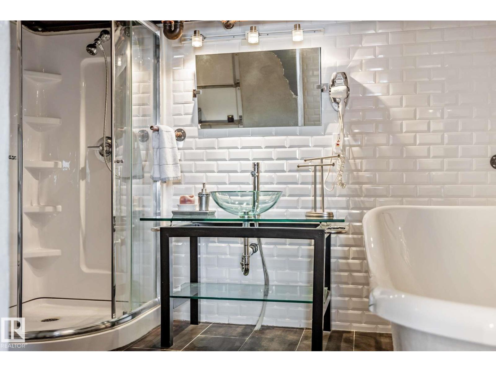 #1004 10179 105 ST NW - 30