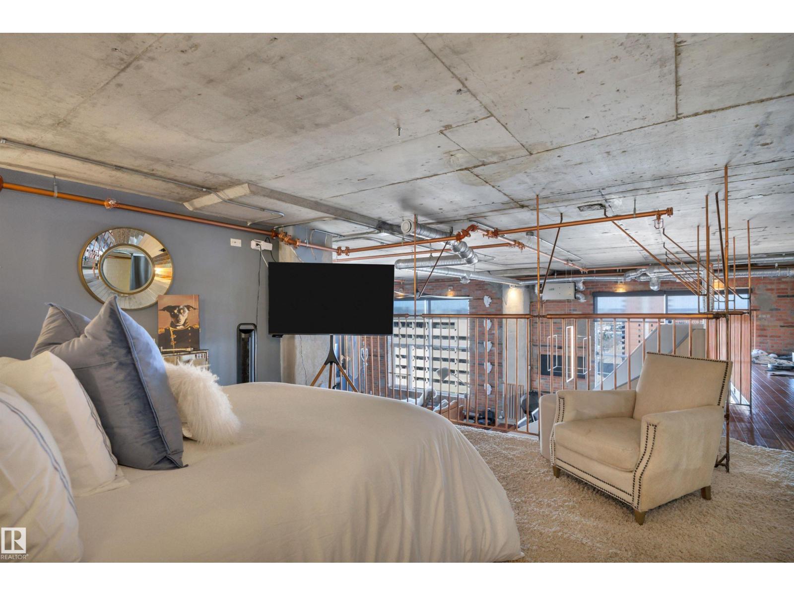 #1004 10179 105 ST NW - 34