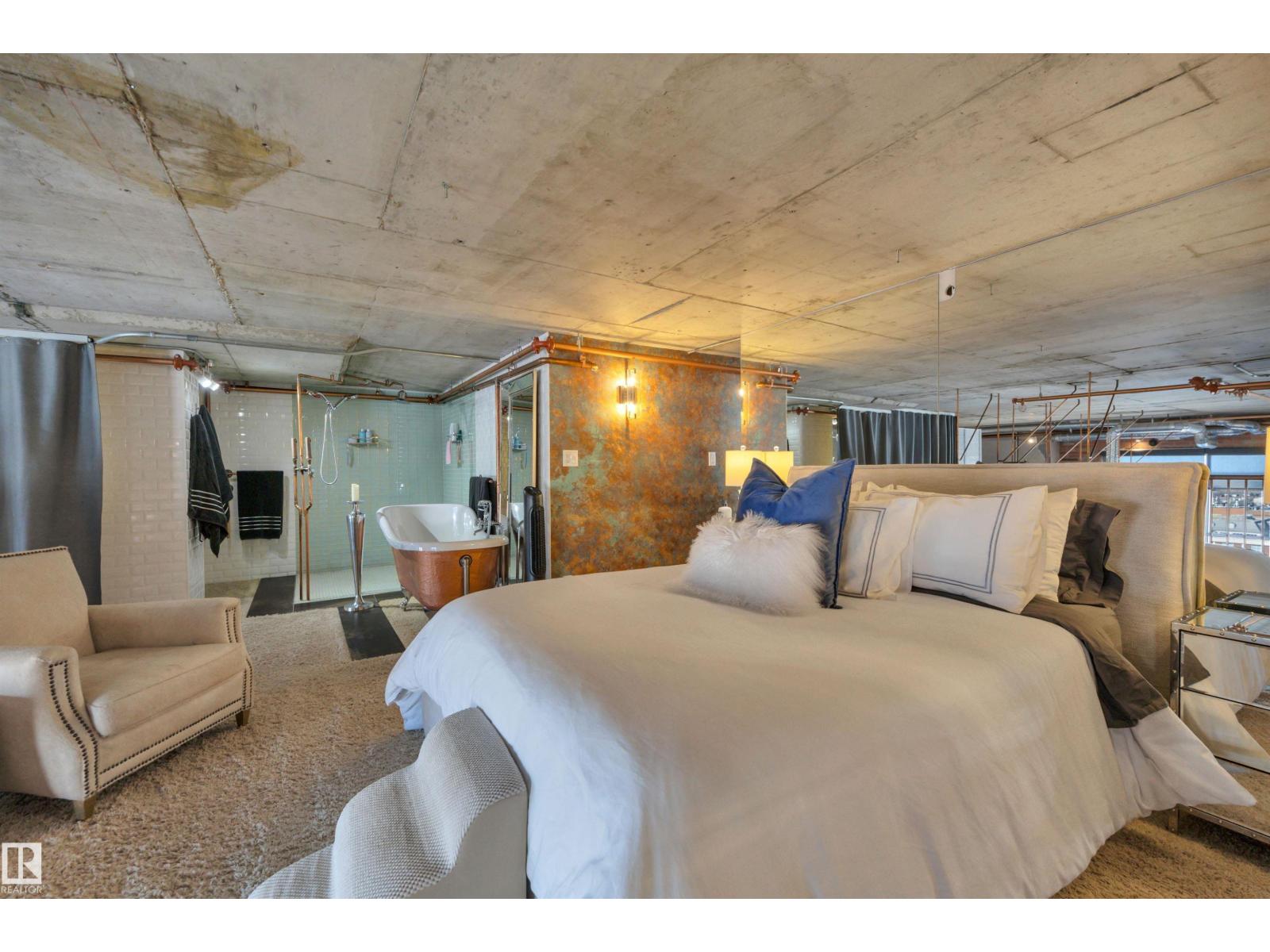 #1004 10179 105 ST NW - 35