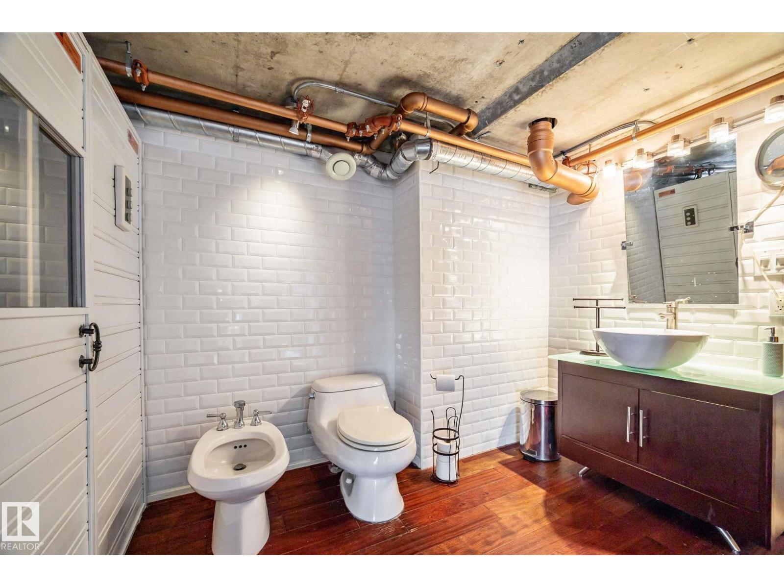 #1004 10179 105 ST NW - 37