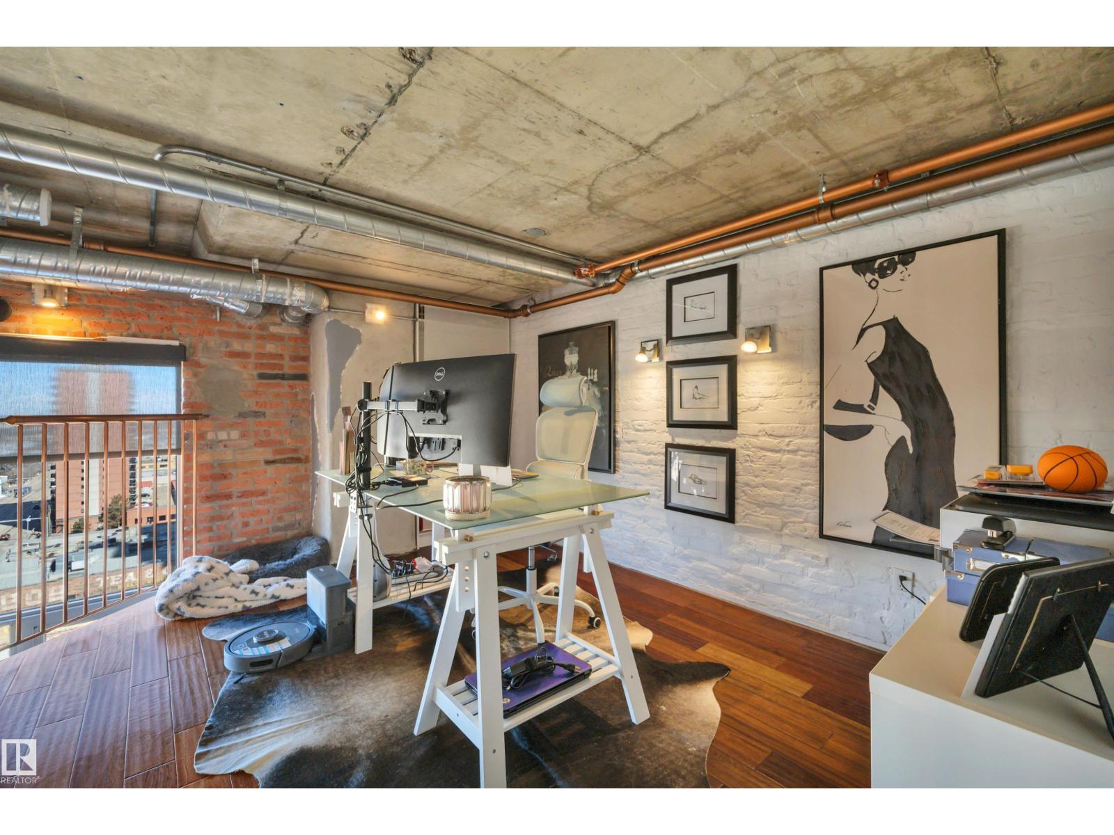 #1004 10179 105 ST NW - 39