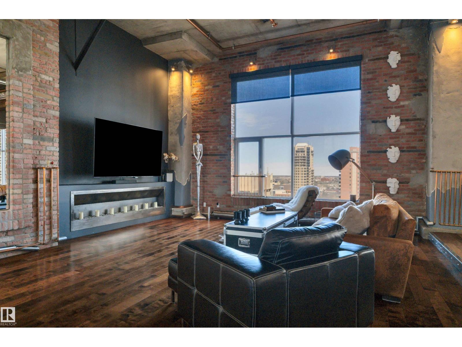 #1004 10179 105 ST NW - 9