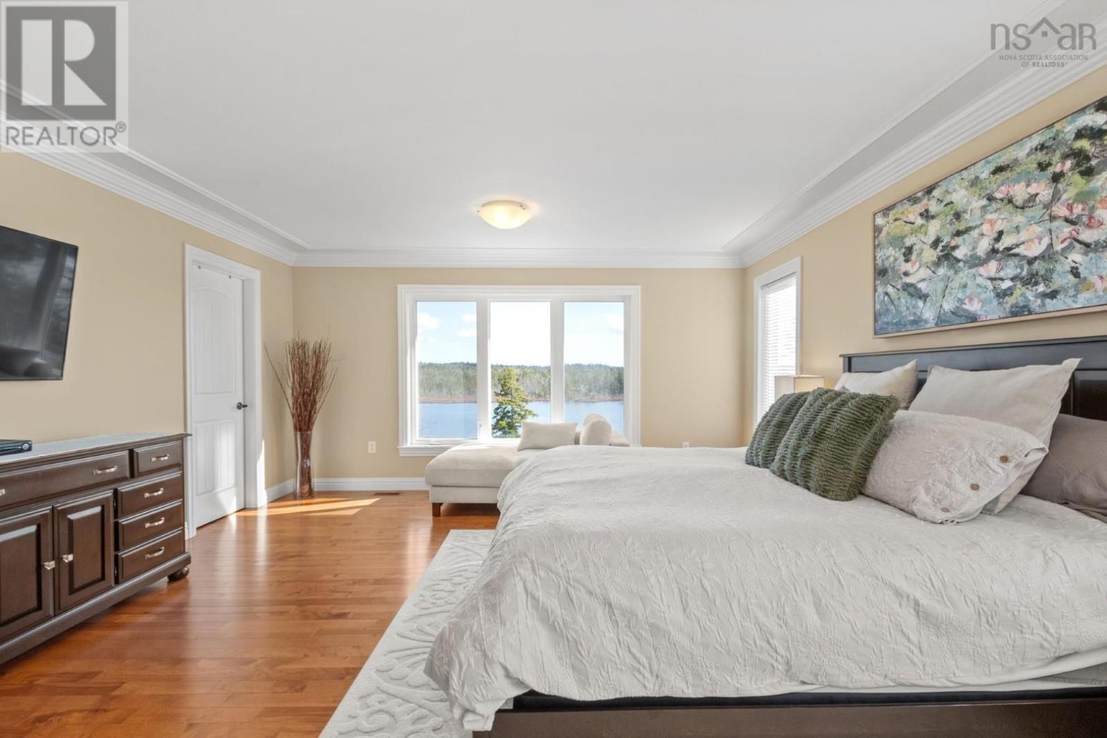 Property 25 of 51 of 172 Voyageur Way