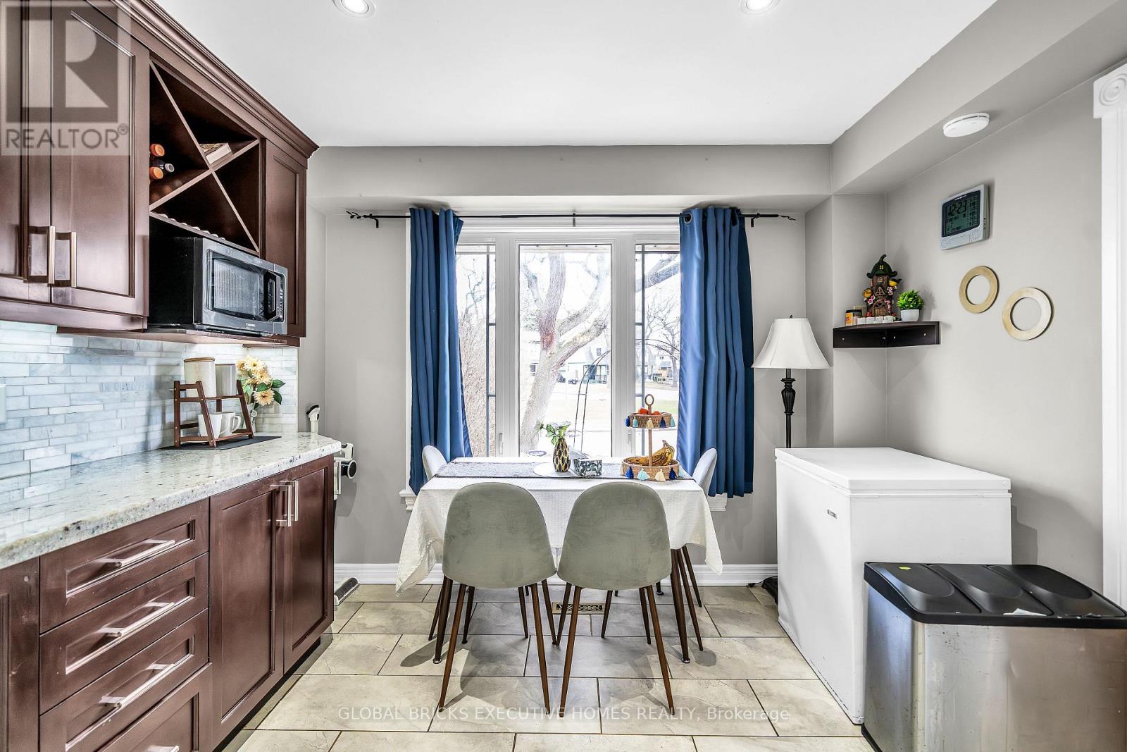 318 RONDEAU COURT — photo 10