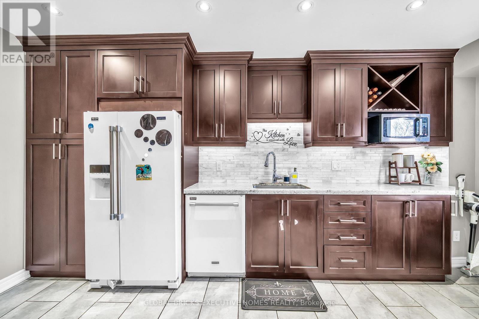 SHOW STOPPER KITCHEN