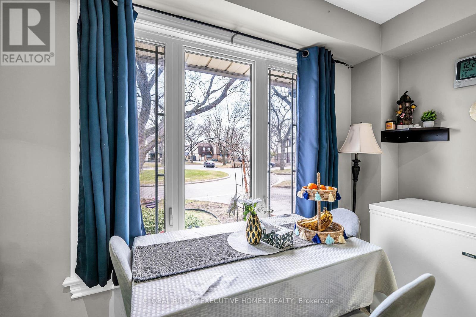318 RONDEAU COURT — photo 11