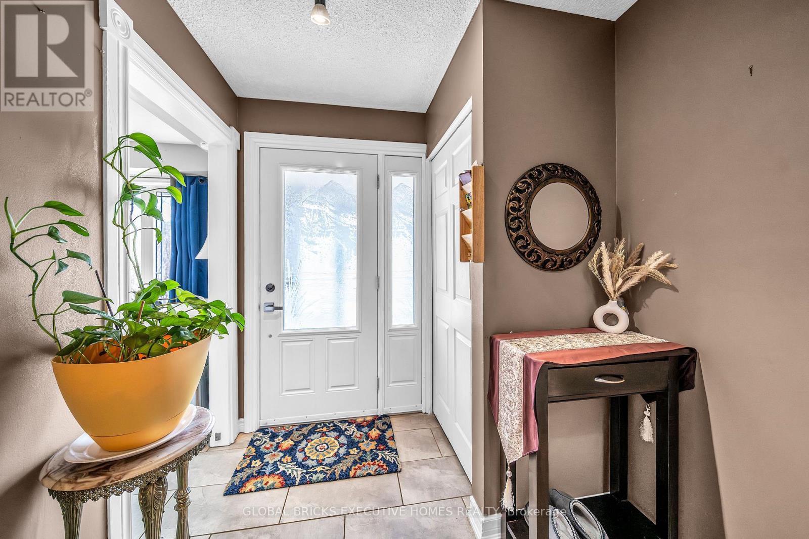 Modern, inviting door entry
