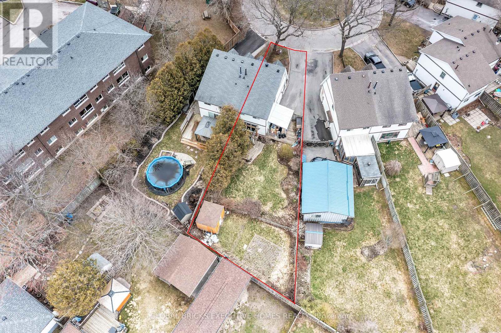Backyard Perfect for Soaking In The Lake Breeze