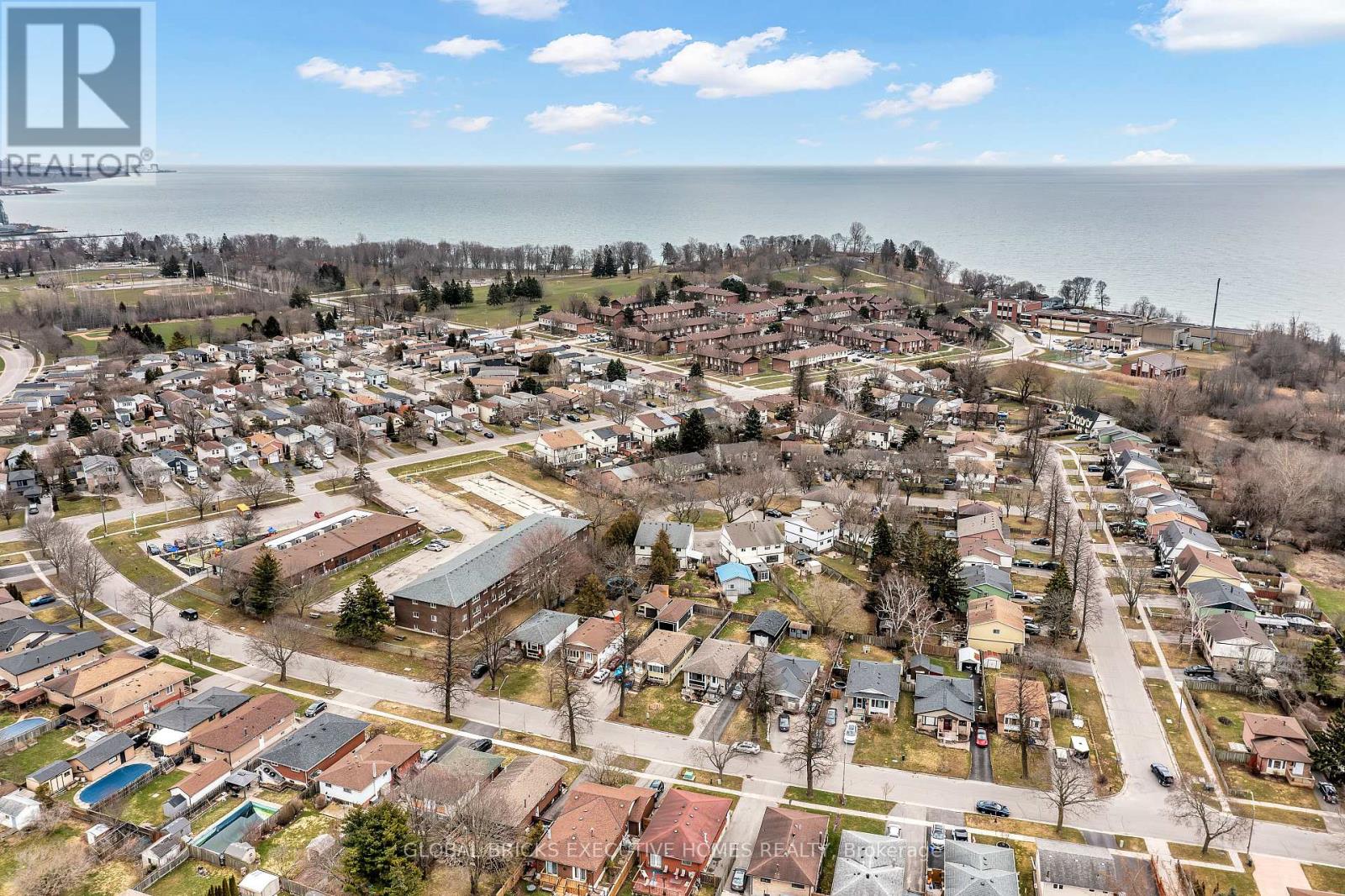 Located Close Parks, Trails And lake Ontario.