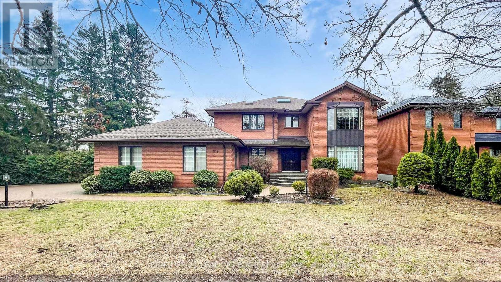 1127 OSHAWA BOULEVARD N